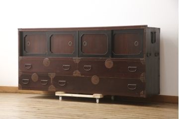 アンティーク家具　明治大正期　前面欅(ケヤキ)材　銅金具の模様まで美しい漆のきれいな大川箪笥サイドボード(サイドチェスト、和たんす、収納箪笥、時代箪笥、整理タンス)(R-058272)