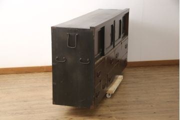 アンティーク家具　明治大正期　前面欅(ケヤキ)材　銅金具の模様まで美しい漆のきれいな大川箪笥サイドボード(サイドチェスト、和たんす、収納箪笥、時代箪笥、整理タンス)(R-058272)