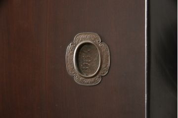 アンティーク家具　明治大正期　前面欅(ケヤキ)材　銅金具の模様まで美しい漆のきれいな大川箪笥サイドボード(サイドチェスト、和たんす、収納箪笥、時代箪笥、整理タンス)(R-058272)