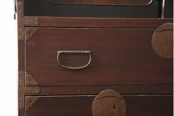 アンティーク家具　明治大正期　前面欅(ケヤキ)材　銅金具の模様まで美しい漆のきれいな大川箪笥サイドボード(サイドチェスト、和たんす、収納箪笥、時代箪笥、整理タンス)(R-058272)