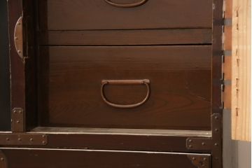 アンティーク家具　明治大正期　前面欅(ケヤキ)材　銅金具の模様まで美しい漆のきれいな大川箪笥サイドボード(サイドチェスト、和たんす、収納箪笥、時代箪笥、整理タンス)(R-058273)