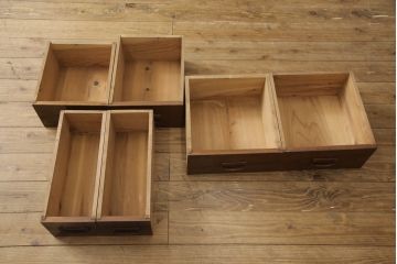 アンティーク家具　明治大正期　前面欅(ケヤキ)材　銅金具の模様まで美しい漆のきれいな大川箪笥サイドボード(サイドチェスト、和たんす、収納箪笥、時代箪笥、整理タンス)(R-058273)