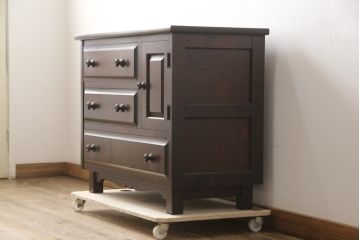 中古　北海道民芸家具　リメイク家具　上質な作りが魅力のサイドキャビネット(サイドチェスト、リビングボード、引き出し)(R-058274)