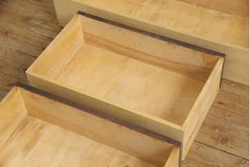 中古　北海道民芸家具　リメイク家具　上質な作りが魅力のサイドキャビネット(サイドチェスト、リビングボード、引き出し)(R-058274)