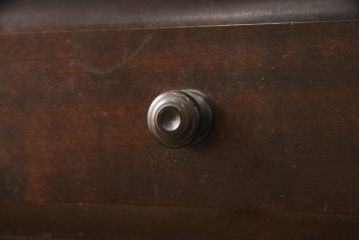 中古　北海道民芸家具　リメイク家具　上質な作りが魅力のサイドキャビネット(サイドチェスト、リビングボード、引き出し)(R-058274)