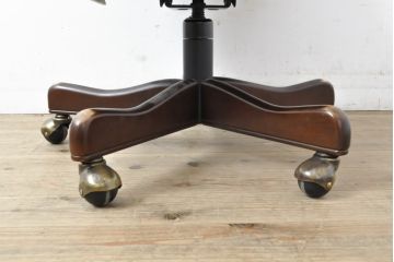 中古　DREXEL HERITAGE(ドレクセルヘリテイジ)　本革　高級感ある佇まいが目を引くレザーデスクチェア(アームチェア、オフィスチェア、回転チェア)(R-058279)