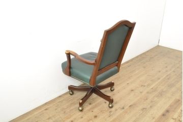 中古　DREXEL HERITAGE(ドレクセルヘリテイジ)　本革　高級感ある佇まいが目を引くレザーデスクチェア(アームチェア、オフィスチェア、回転チェア)(R-058279)