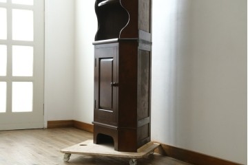 中古　美品　松本民芸家具　美しい彫りや曲線のデザインが魅力的なD型隅棚　定価約58万円　(R-058280)