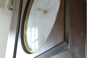中古　美品　松本民芸家具　美しい彫りや曲線のデザインが魅力的なD型隅棚　定価約58万円　(R-058280)