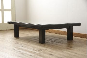 中古　美品　ガラス天板付き　輪島塗り　沈金　緻密な松葉模様のモダンな座卓(ローテーブル、センターテーブル)(R-058286)