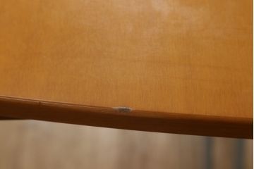 中古　イタリア　ポッゾーリ社(POZZOLI)　OZZIO-オッジオ　ユニークなデザインが目を引くエレベーターテーブル(定価約24万円)(昇降式テーブル、エクステンションテーブル、ローテーブル、ダイニングテーブル)(R-058288)