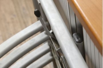 中古　イタリア　ポッゾーリ社(POZZOLI)　OZZIO-オッジオ　ユニークなデザインが目を引くエレベーターテーブル(定価約24万円)(昇降式テーブル、エクステンションテーブル、ローテーブル、ダイニングテーブル)(R-058288)