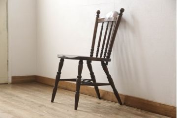 中古　北海道民芸家具　クラシカルな雰囲気を醸し出すスピンドルチェア(椅子、イス、板座チェア、ダイニングチェア)(R-058291)