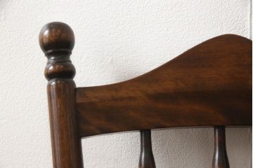 中古　北海道民芸家具　クラシカルな雰囲気を醸し出すスピンドルチェア(椅子、イス、板座チェア、ダイニングチェア)(R-058291)