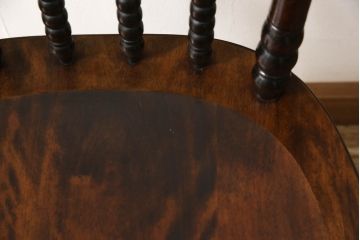 中古　北海道民芸家具　クラシカルな雰囲気を醸し出すスピンドルチェア(椅子、イス、板座チェア、ダイニングチェア)(R-058291)