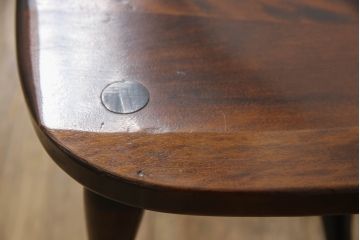 中古　北海道民芸家具　クラシカルな雰囲気を醸し出すスピンドルチェア(椅子、イス、板座チェア、ダイニングチェア)(R-058291)