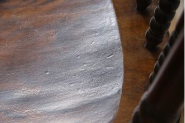 中古　北海道民芸家具　クラシカルな雰囲気を醸し出すスピンドルチェア(椅子、イス、板座チェア、ダイニングチェア)(R-058291)