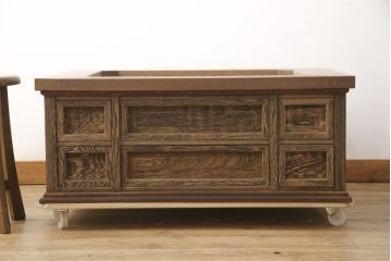 中古　美品　鉄刀木(タガヤサン)　引き出し収納たっぷりの長火鉢(囲炉裏、ローテーブル、座卓)(R-058295)