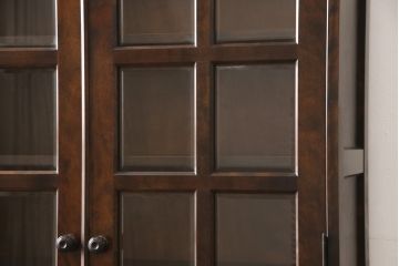 中古　北海道民芸家具　和洋どちらのお部屋にも馴染むブックケース(本箱、収納棚、キャビネット、飾り棚)(R-058298)
