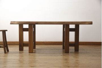中古　美品　IDC大塚家具取り扱い　木の温もりを感じられるウォールナット1枚板のダイニングテーブル(4人掛け、6人掛け、作業台)(定価約50万円)(R-058299)