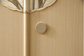 中古　繊細で上品な金具が魅力の加茂桐箪笥(胴厚、四方丸、桐たんす、和タンス、衣装箪笥、収納箪笥、着物箪笥)(R-058302)