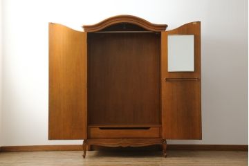 中古　美品　DREXEL HERITAGE(ドレクセルヘリテイジ)　Touraine(ツーレイン)　流れるような曲線が美しいワードローブ(定価約100万円)(洋服タンス)(R-058303)