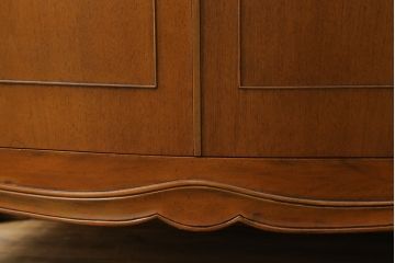 中古　美品　DREXEL HERITAGE(ドレクセルヘリテイジ)　Touraine(ツーレイン)　流れるような曲線が美しいワードローブ(定価約100万円)(洋服タンス)(R-058303)