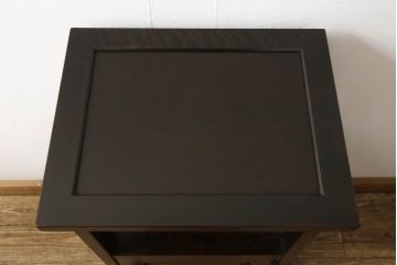 中古　北海道民芸家具　シックなお部屋にも似合う電話台(サイドテーブル、ナイトテーブル、花台、収納棚)(R-058305)