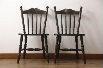 中古　美品　北海道民芸家具　クラシカルな雰囲気を醸し出すダイニングチェア2脚セット(椅子、板座チェア)(R-058310)