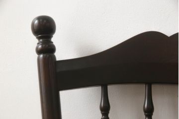 中古　美品　北海道民芸家具　クラシカルな雰囲気を醸し出すダイニングチェア2脚セット(椅子、板座チェア)(R-058310)