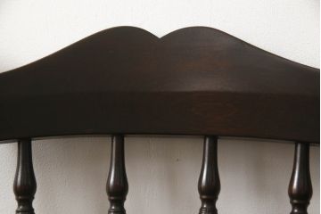 中古　美品　北海道民芸家具　クラシカルな雰囲気を醸し出すダイニングチェア2脚セット(椅子、板座チェア)(R-058310)