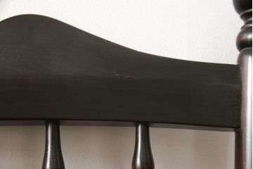 中古　美品　北海道民芸家具　クラシカルな雰囲気を醸し出すダイニングチェア2脚セット(椅子、板座チェア)(R-058310)