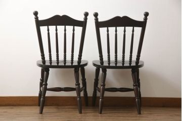 中古　美品　北海道民芸家具　クラシカルな雰囲気を醸し出すダイニングチェア2脚セット(椅子、板座チェア)(R-058310)