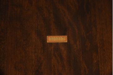 中古　美品　北海道民芸家具　クラシカルな雰囲気を醸し出すダイニングチェア2脚セット(椅子、板座チェア)(R-058310)