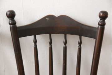 中古　美品　北海道民芸家具　クラシカルな雰囲気を醸し出すダイニングチェア　デザイン違い2脚セット(椅子、板座チェア)(R-058311)