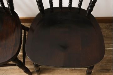 中古　美品　北海道民芸家具　クラシカルな雰囲気を醸し出すダイニングチェア2脚セット(椅子、板座チェア)(R-058316)