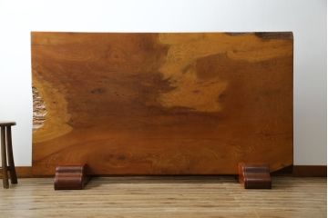 中古　美品　総欅一枚板　ケヤキの木目を楽しめる!重厚な佇まいが魅力的な衝立て(つい立て、パーテーション)(定価約120万円)(R-058318)