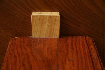 中古　美品　総欅一枚板　ケヤキの木目を楽しめる!重厚な佇まいが魅力的な衝立て(つい立て、パーテーション)(定価約120万円)(R-058318)