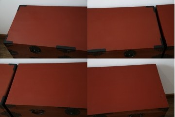 中古　桐材　落ち着いた色合いの朱塗りが魅力的な米沢箪笥　(R-058320)