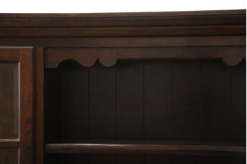 中古　松本民芸家具　脚付きリメイク　クラシカルな佇まいが魅力的なサイドボード(サイドキャビネット、収納棚、飾り棚、陳列棚、本棚)(R-058321)