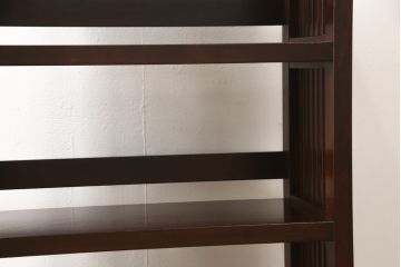中古　松本民芸家具　深みのある色合いでシックな雰囲気漂う書棚(本棚、飾り棚、オープンラック)(R-058329)