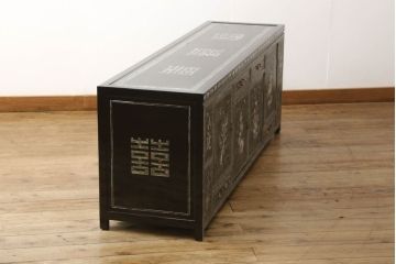 中古　美品　豪華絢爛!　繊細な螺鈿(ラデン)細工が美しく描かれたサイドボード(収納棚、戸棚、リビングボード、テレビ台)(R-058349)