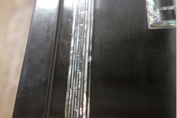 中古　美品　豪華絢爛!　繊細な螺鈿(ラデン)細工が美しく描かれたサイドボード(収納棚、戸棚、リビングボード、テレビ台)(R-058349)