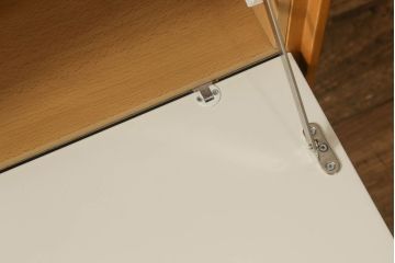 イタリアビンテージ　美品　B&B イタリア　ころんとした大きめのキャスターがかわいらしいサイドワゴン(サイドキャビネット、ナイトテーブル、収納棚、ヴィンテージ)(R-058358)