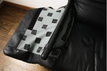 中古　美品　Poltromec(ポルトロメック)社　ジェミニシリーズ　レザー(本革)　1人掛けソファ(一人掛け、1Pソファ)(定価約30万円)(R-058362)