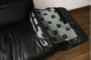 中古　美品　Poltromec(ポルトロメック)社　ジェミニシリーズ　レザー(本革)　1人掛けソファ(一人掛け、1Pソファ)(定価約30万円)(R-058362)
