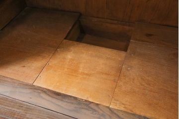 ビンテージ　海外輸入家具　曲線を多様したデザインがエレガントな雰囲気を醸し出すライティングビューロー(在宅ワーク、ワークデスク、在宅用、チェスト、ヴィンテージ)(R-058364)