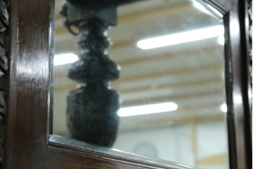 イギリスアンティーク　珍しいデザイン!　オーク材　凝った彫刻が目を引く縦型オープンシェルフ　(R-058367)