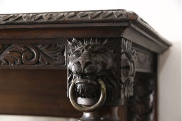 イギリスアンティーク　珍しいデザイン!　オーク材　凝った彫刻が目を引く縦型オープンシェルフ(飾り棚、陳列棚、キャビネット、オープンラック)(R-058367)