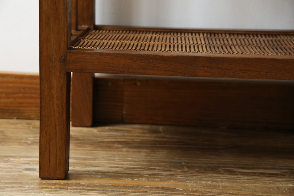 中古　希少な絶版品!　美品　アジアン家具　ヒッカドゥワ(HIKKA DUWA)　チーク材　シンプルな縦型飾り棚　(R-058369)